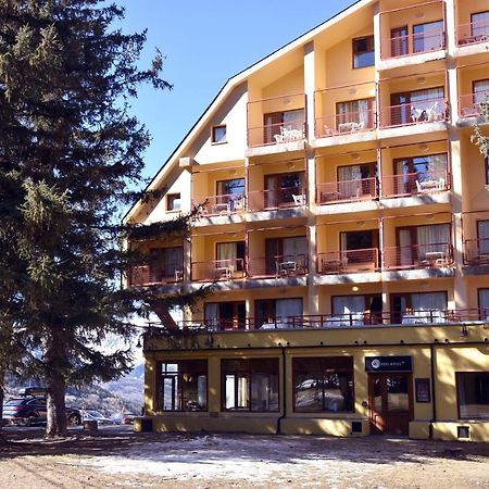 Hotel Sno Edelweiss เซร์แลร์ ภายนอก รูปภาพ